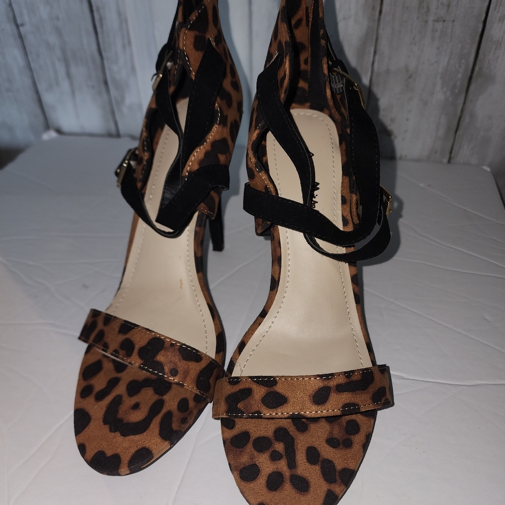 Women's shoes
